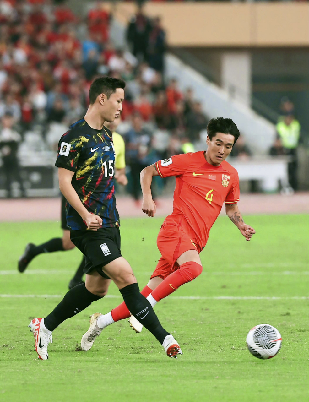 ju11.co-包含亚洲足球豪强交锋：赛事精彩纷呈的词条